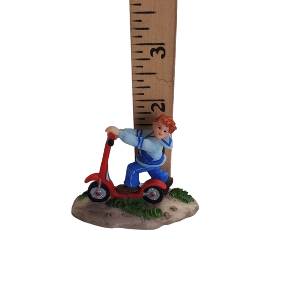 Santa's Workshop 2002 Boy On Scooter Accessory VTG Christmas Village - Picture 8 of 9